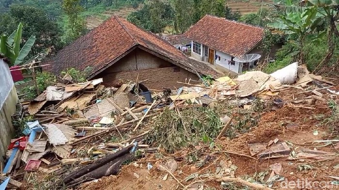 Longsor di Bangbayang Sumedang