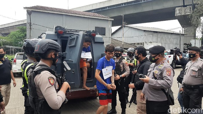 Polisi Tangkap 6 Pria Anggota Ormas di Bogor