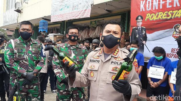 Polisi Tangkap 6 Pria Anggota Ormas di Bogor