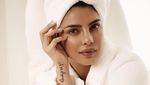 7 Potret Priyanka Chopra yang Tak Malu Mengaku Operasi Plastik