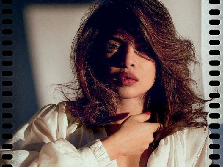 7 Potret Priyanka Chopra yang Tak Malu Mengaku Operasi Plastik