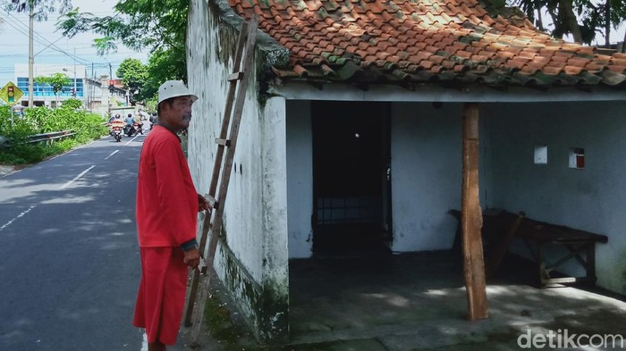 Sebuah makam di Jalan Dr Soetomo, Karanganom, Klaten Utara, Klaten, Jumat (26/3/2021).
