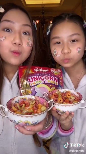 sisca kohl cicip makanan serba unicorn