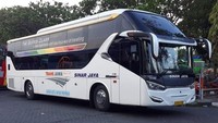 Karoseri Laksana menjadi pionir sleeper bus di Indonesia. Bus dengan konsep kursi rebahan pertama kali dirilis Laksana di pameran GIIAS 2019. Laksana Legacy SR2 Suites Class pun langsung mendapatkan tempat di pasar Indonesia dan sudah dipesan sebanyak 30 unit oleh Perusahaan Otobus di Tanah Air. Foto: Istimewa