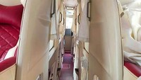 Selain menggunakan sasis dan mesin buatan India, sleeper bus tiruan ini juga menggunakan konfigurasi kursi yang agak berbeda dengan produk serupa yang ada di Indonesia. (Instagram @buscampindonesia)