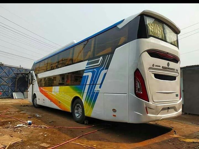 Sleeper bus Laksana yang ditiru karoser luar negeri Sleeper bus Laksana yang ditiru karoser luar negeri
