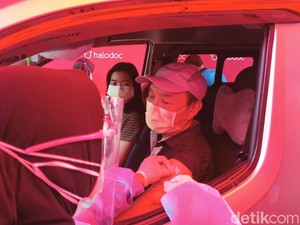 Pertama di Jatim, Vaksinasi COVID-19 Secara Drive Thru Diresmikan