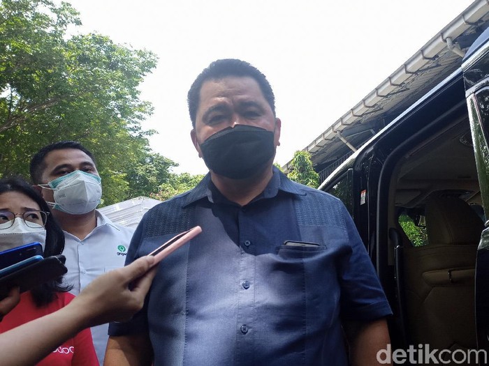 Vaksinasi COVID-19 terus berjalan. Lebih dari 10 juta vaksin telah diberikan ke masyarakat, mulai dari tenaga kesehatan hingga lansia.