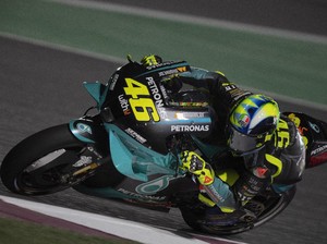 Yamaha Dua Kali Berjaya di Qatar, Rossi Kok Masih Keok?