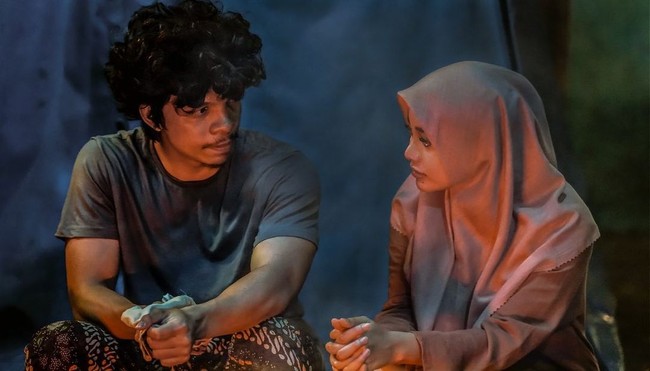 Cakep tauuuuu! Udh gausah dengerin orangg!! Just be yourself sayang, komentar Aurel. Komentar Aurel itu kemudian dibalas oleh Atta, Lopp you. Foto: Instagram/@attahalilintar