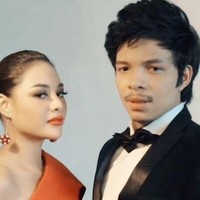 Baru-baru ini Atta mengunggah sebuah video di Instagramnya dan mengatakan bahwa tak sedikit netizen yang menghinanya ketika dirinya tak mengenakan headband. Walau demikian Atta tetap mengaku bangga akan fisik dan penampilannya, baik saat mengenakan headband ataupun tidak. Foto: Instagram/@attahalilintar