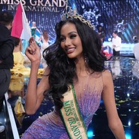 Pada malam final Miss Grand International 2020, Aurra Kharishma sukses melaju hingga babak top 5 Miss Grand International 2020. Dan Aurra membawa pulang gelar runner up 3 Miss Grand International 2020. Foto: Ivan Gunawan