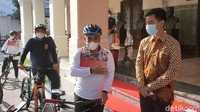 Selain itu, Muzani menyebut situasi Kota Solo selama pandemi virus Corona menjadi salah satu topik yang dibahas dengan Gibran. Kemudian juga dibahas soal pemulihan ekonomi di Kota Solo. Sri Hartono/Detikcom.