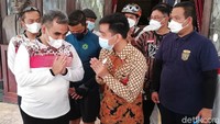 Muzani pun menyampaikan dukungannya untuk Gibran selama memimpin Solo. Sebagai partai pengusung, Gerindra siap mendukung kebijakan yang diterbitkan Gibran. Ari Purnomo/Detikcom.