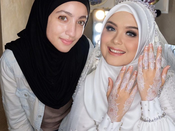 Ima Habsyi (kiri) dan Vebby Palwinta (kanan). Foto: Dok. pribadi Barbie Ima. Ima Habsyi (kiri) dan Vebby Palwinta (kanan). Foto: Dok. pribadi Barbie Ima.