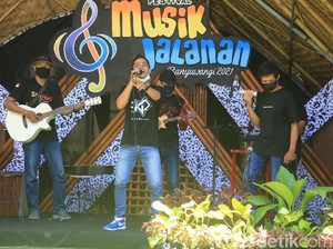 Saat Pelaku Seni Banyuwangi Tampil Apik di Festival Musik Jalanan Banyuwangi