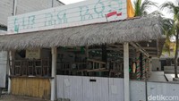 Salah satu bar populer Gili Trawangan juga terpaksa tutup. Tak tampak adanya kehidupan. (Wisnu/20detik)