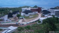 Sejumlah hotel baru diketahui tengah dan akan dibangun di atas kawasan milik pengembang kenamaan ITDC Mandalika bertajuk The Breeze and The Laguna District tersebut. Salah satunya adalah Pullman Mandalika yang dibangun bertetangga dengan Novotel (Wisnu/20detik)