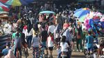 Kala Warga Padati Kawasan BKT Saat Minggu Pagi