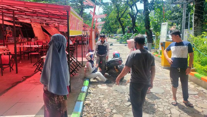 Ledakan di Gereja Katedral Makassar (Foto: Ibnu Munsir/detikcom)