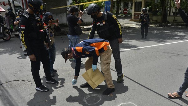 Lokasi Ledakan Bom Bunuh Diri di Makassar Diperiksa Polisi