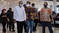 Sementara itu, Presiden Direktur Ciputra Residence Budiarsa Sastrawinata, merasa senang bisa ikut partisipasi dalam kegiatan vaksinasi lansia di Mal Ciputra.  Dukungan penuh Grup Ciputra untuk menyukseskan Vaksinasi Lansia ini merupakan salah satu wujud kepedulian Grup Ciputra terhadap perjuangan Negara Indonesia, khususnya di Kabupaten Tangerang dalam melawan COVID-19. Foto: Dok. Ciputra Mal.