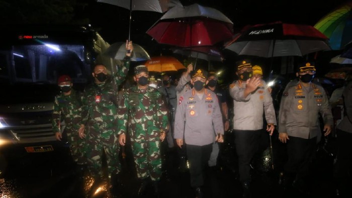 Panglima TNI-Kapolri Datangi Lokasi Bom Bunuh Diri di Makassar