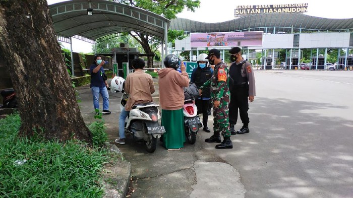 Pasca Bom Bunuh Diri di Makassar, Pengamanan Bandara Hasanuddin Diperketat (Foto: M Bakrie/detikcom)