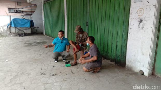 Pasutri Adi dan Heni, sosok di balik Sinau Hurip yang berdedikasi mencari ODGJ terlantar agar bertemu keluarganya