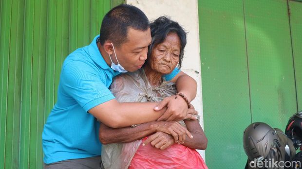 Pasutri Adi dan Heni, sosok di balik Sinau Hurip yang berdedikasi mencari ODGJ terlantar agar bertemu keluarganya