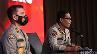 Argo menjelaskan 2 pelaku tersebut berboncengan menggunakan sepeda motor. Mulanya, keduanya akan memasuki pelataran Gereja Katedral Makassar yang saat itu setelah menggelar misa Minggu Palma.