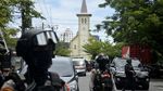 Polisi Jaga Ketat Area Ledakan di Depan Gereja Katedral Makassar