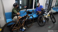 Seperti diketahui, MRT mengizinkan penumpang membawa sepeda nonlipat masuk ke dalam stasiun dan menaiki kereta ratangga sejak Rabu (24/3/2021).  