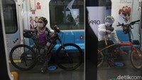 Penyediaan akses bagi sepeda non lipat dilakukan sebagai bagian dari inovasi dan dukungan terhadap kampanye Jakarta Ramah Bersepeda.  