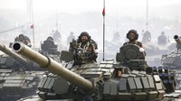 Hari Angkatan Bersenjata yang merupakan hari libur dan diperingati setiap tahun, menandai dimulainya perlawanan militer terhadap pendudukan Jepang dalam Perang Dunia II. Junta militer Myanmar menggelar parade militer untuk memamerkan kekuatan mereka pada Sabtu (27/3) waktu setempat.