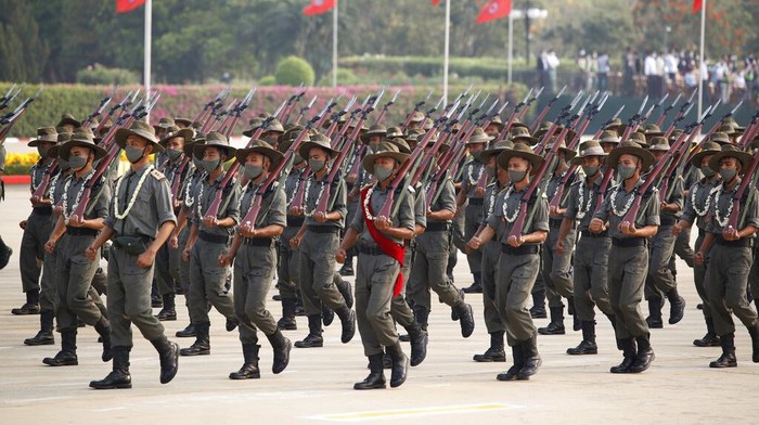 Sabtu (27/3) lalu, merupakan Hari Angkatan Bersenjata Myanmar. Parade besar-besaran digelar. Namun, dibalik itu semua 114 nyawa melayang di hari yang sama.