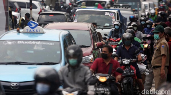 Ada Penggerebekan Teroris, Jalan Raya Condet Macet