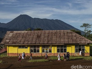 Duduk Perkara Aturan Syarat Penerima Dana BOS Ditentang NU-Muhammadiyah
