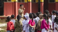 Sekolah di desa ini telah menerapkan belajar via daring sejak setahun lalu.  