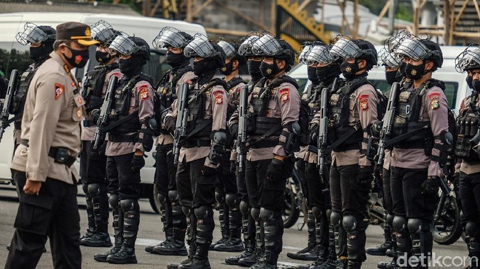 Aparat TNI, Polisi, Dishub DKI Jakarta, dan Satpol PP menggelar patroli skala besar untuk mengantisipasi teror (Andhika Prasetya/detikcom)
