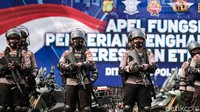 Patroli dilakukan untuk memberikan rasa aman di DKI Jakarta.Seperti diketahui, bom bunuh diri di depan Gereja Katedral Makassar terjadi pada Minggu (28/3) seusai Misa Minggu Palma. Kedua pelaku tewas di lokasi dan 20 warga terluka. (Andhika Prasetya/detikcom)