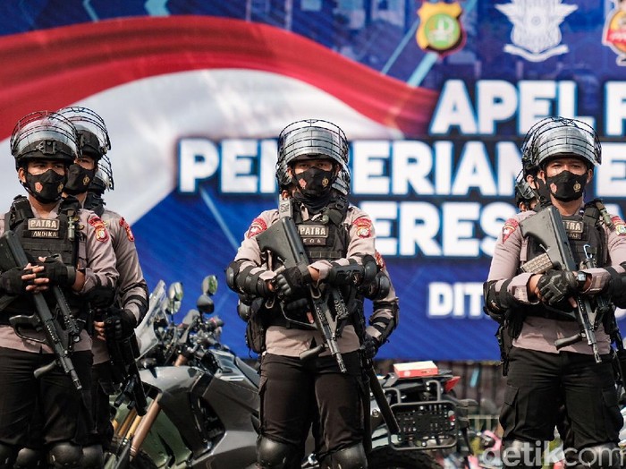 Aparat TNI, Polisi, Dishub DKI Jakarta, dan Satpol PP menggelar patroli skala besar untuk mengantisipasi teror (Andhika Prasetya/detikcom)