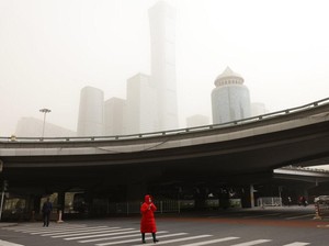 Ngeri! Langit Jadi Kuning dan Matahari Jadi Biru di Beijing