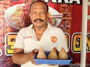 Mencicipi Bakso Kraton Bikinan Mantan Punggawa Keraton Agung Sejagat