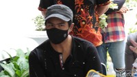 Bams eks Samsons ada di tengah-tengah kisruh rumah tangga Desiree Tarigan dan Hotma Sitompul. (Foto: Noel/detikcom)  