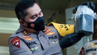 Polisi menemukan lima bom aktif di lokasi penangkapan terduga teroris. (Foto: Andhika Prasetia/detikcom)