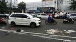 Ceceran Sampah Truk TPA Kotori Jalan MT Haryono