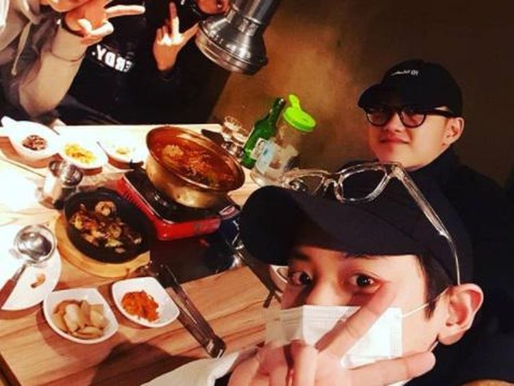 Chanyeol EXO Wajib Militer, Ini Momen Serunya Saat Makan BBQ dan Kimbab