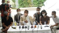 Kisruh rumah tangga Desiree Tarigan dan Hotma Sitompul diwarnai pula dengan isu orang ketiga. (Foto: Palevi/detikcom)  