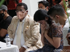 Ceramah Hotman Buat Rumah Tangga Desiree dan Hotma Sitompul